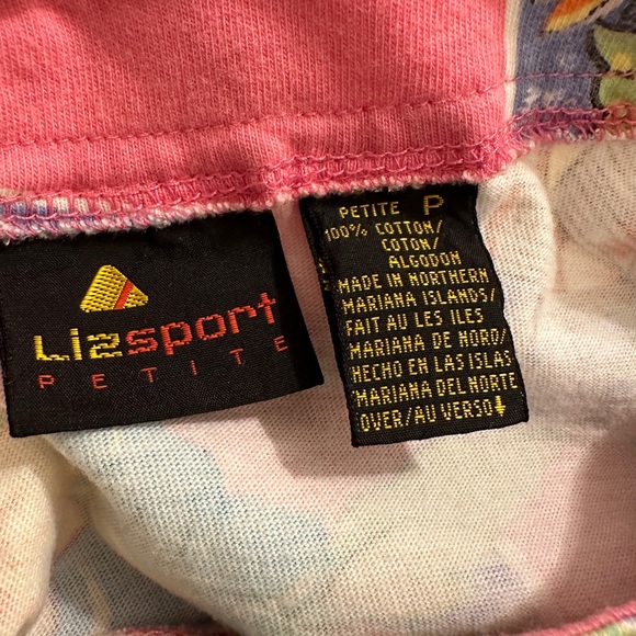 Liz Sport Vintage Tropical Postcard Tee in Petite - Picture 6 of 10